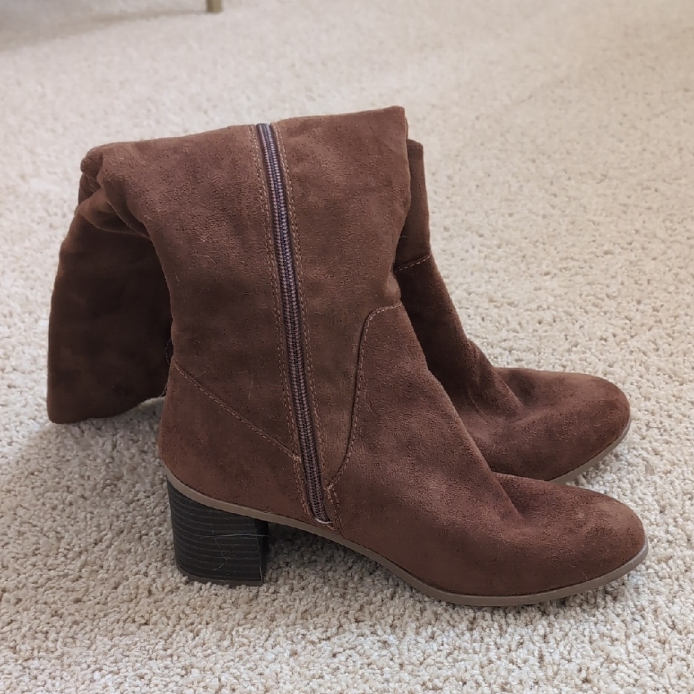 Universal Thread Brown Suede Boots